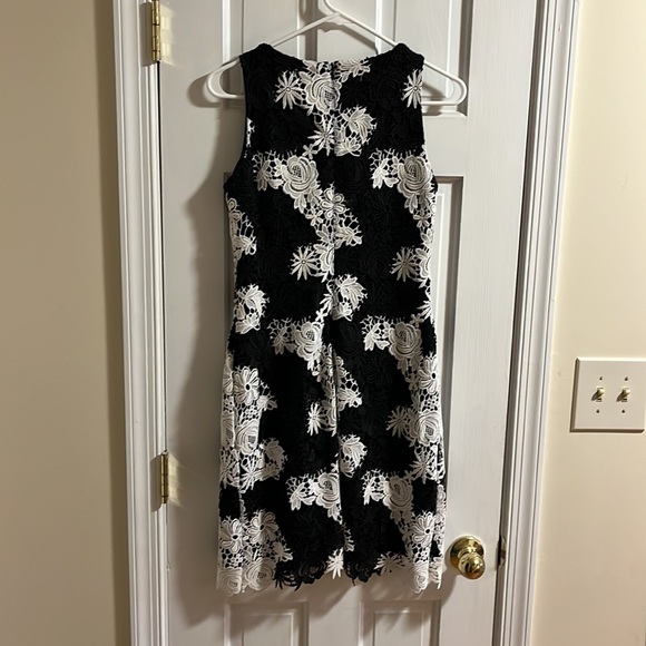 Ralph Lauren black and white floral lace design size 2 dress. - Picture 6 of 6